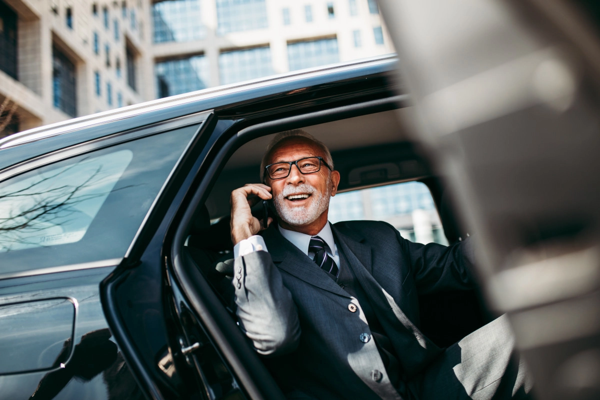 directivo sale de taxi